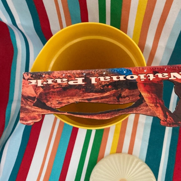 Vintage Tupperware Yellow Pitcher EUC retro pitcher Tupperware 2 Quart excellent - Picture 7 of 13